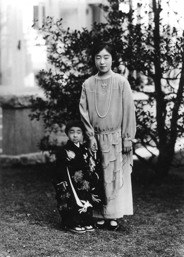 近亲结婚的恶果，日本侵华天皇一家就是最好的例子