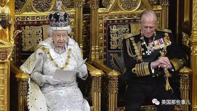 就算女王不退位，也能让查尔斯当上国王么？似乎皇室已经开始这么准备了……