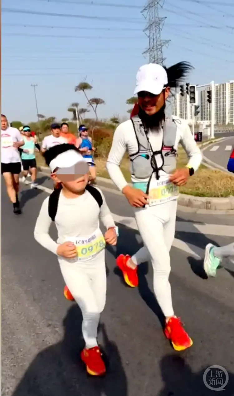 带9岁儿子跑完马拉松全程，爸爸被禁赛两年