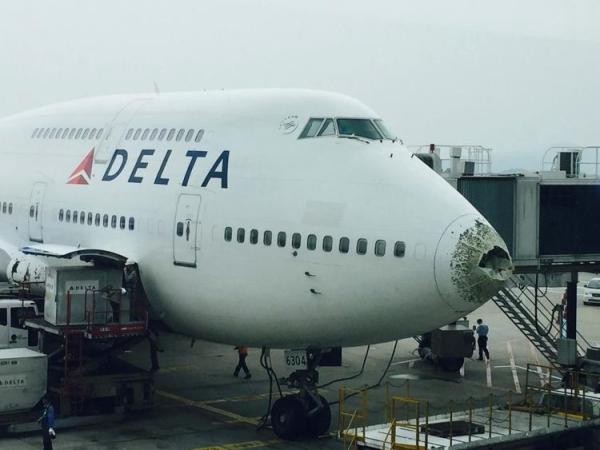 达美航空一架747飞机在中国领空遭冰雹袭击受损