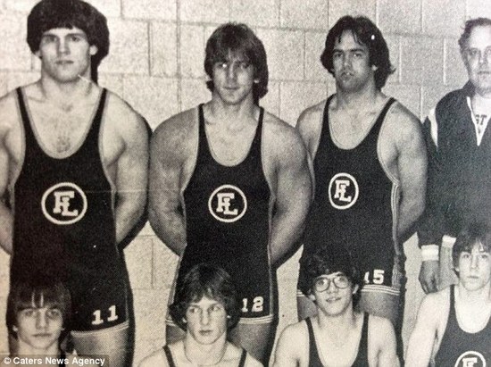 真人版大力水手和妻子小手拉大手~