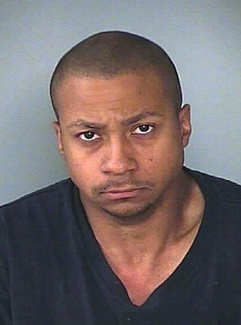 马州哈杰斯镇九岁大的男孩杰克?贾西亚因偷吃生日蛋糕，被母亲奥丽安娜?贾西亚的男友威尔森殴打致死。（美联社）