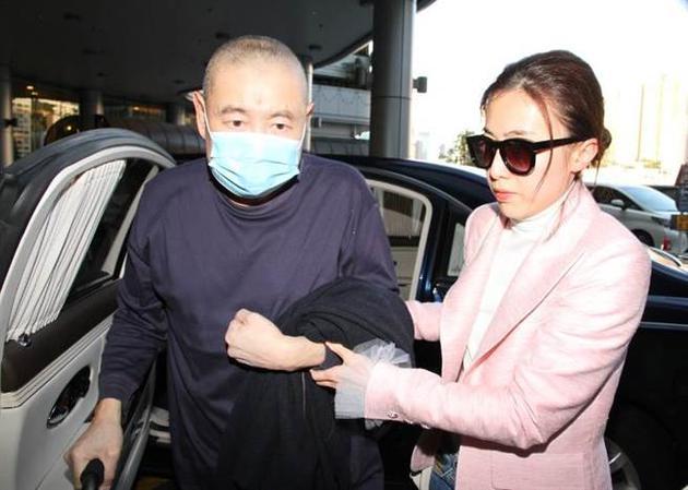 从梁咏琪身边灰菇凉到香港新科女首富,豪门阔太甘比获赠355亿