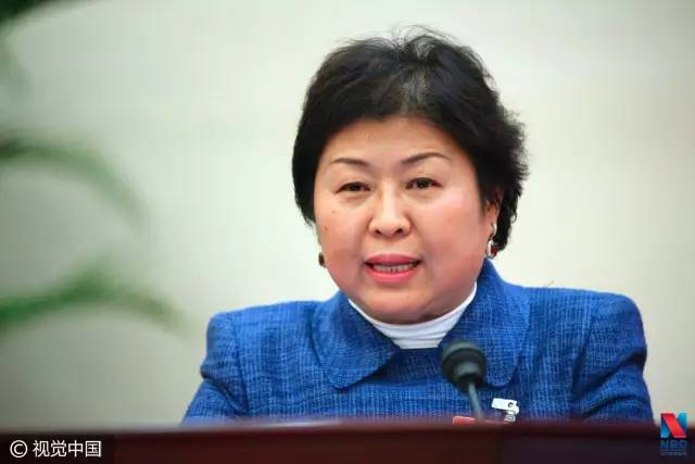 她曾一无所有 靠造纸成为中国内地首位女首富