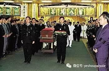 他是香港最臭名昭著的双面魔警,曾制造两起杀警奇案