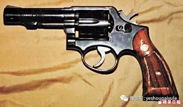 他是香港最臭名昭著的双面魔警,曾制造两起杀警奇案