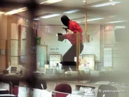 他是香港最臭名昭著的双面魔警,曾制造两起杀警奇案