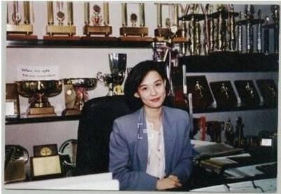 12岁出道，42岁考法学博士，香港第一&ldquo;奇女子&rdquo;非她莫属