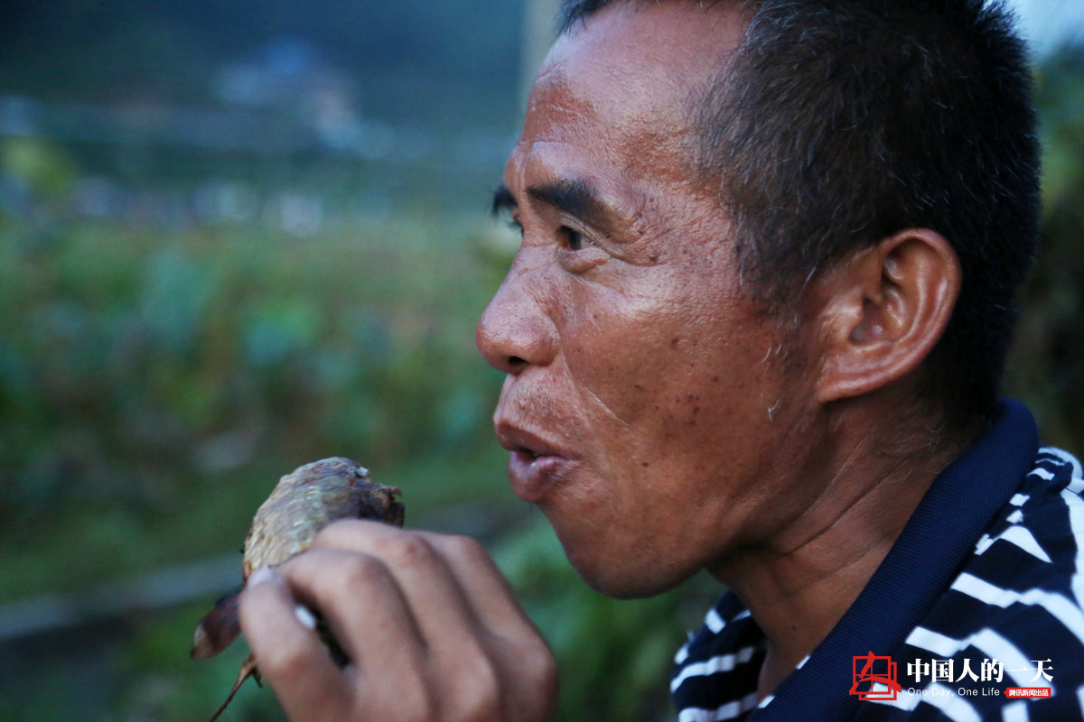 中国人的一天中国人的一天2845期：金秋十月侗家&ldquo;烧鱼节&rdquo; 摆长桌宴畅饮美酒