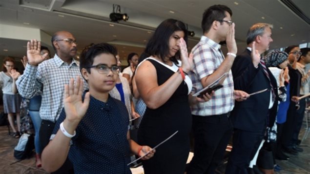 20171025_15089798006449.jpg 171025_1a79u_rci-immigrants_sn635.jpg
