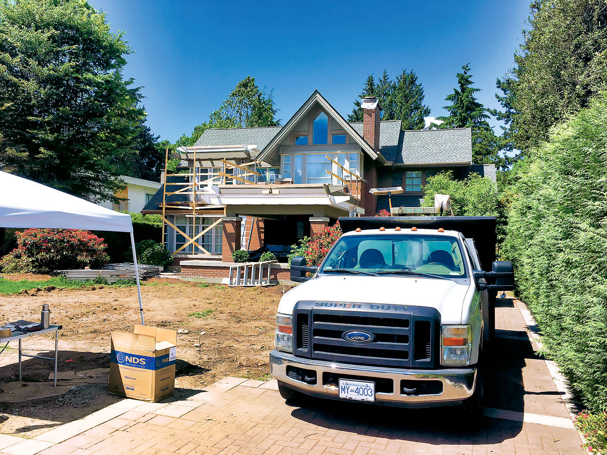 ■孟晚舟现居住的桑那斯区住宅，周四装修工程仍在进行。李群摄