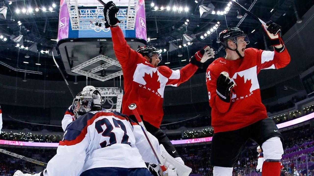 “加拿大冰球赛”的图片搜索结果