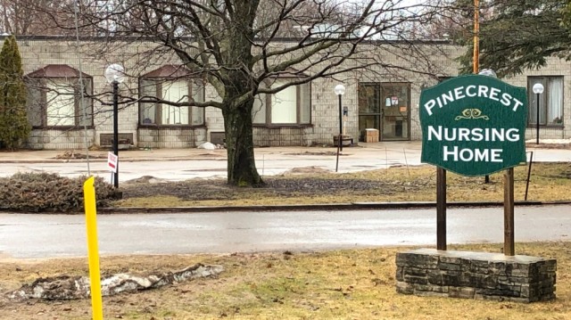 Pinecrest nursing home in Bobcaygeon, Ont. Pinecrest nursing home in Bobcaygeon, Ont.