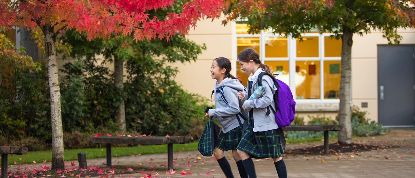 以满分名列中学排行榜前茅的Crofton House。Facebook