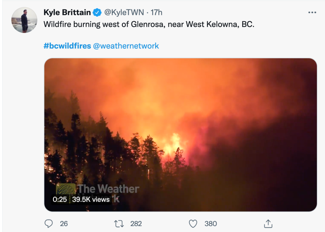 壮观!加拿大这里在推特上刷屏了: 橙色天空，浓雾笼罩...