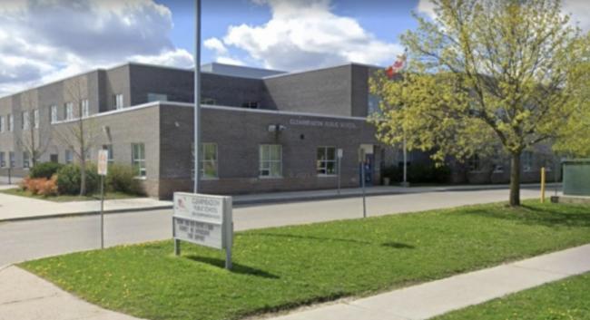 突发!加拿大少年扬言扫射血洗小学!学校现已紧急关闭,家长崩溃… 突发!加拿大少年扬言扫射血洗小学!学校现已紧急关闭,家长崩溃…