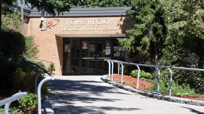 突发!加拿大少年扬言扫射血洗小学!学校现已紧急关闭,家长崩溃… 突发!加拿大少年扬言扫射血洗小学!学校现已紧急关闭,家长崩溃…