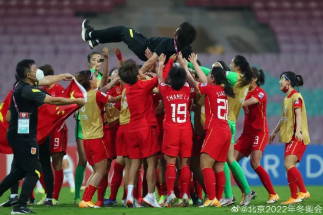 帅炸!中国女足16年再夺冠 以后国足默认是女足 帅炸!中国女足16年再夺冠 以后国足默认是女足