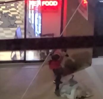 华人亲历:在温哥华DT 被一陌生女人逼到了角落 华人亲历:在温哥华DT 被一陌生女人逼到了角落