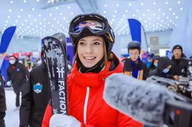 热搜第一 谷爱凌登上《新闻联播》再秀全新技能 热搜第一 谷爱凌登上《新闻联播》再秀全新技能