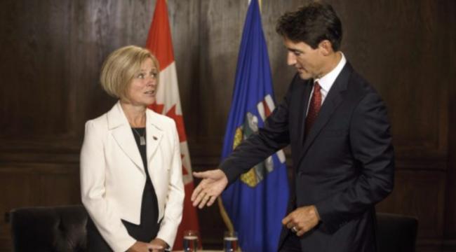 尴尬！特鲁多与省长握手遇冷！被疑传递重要信号