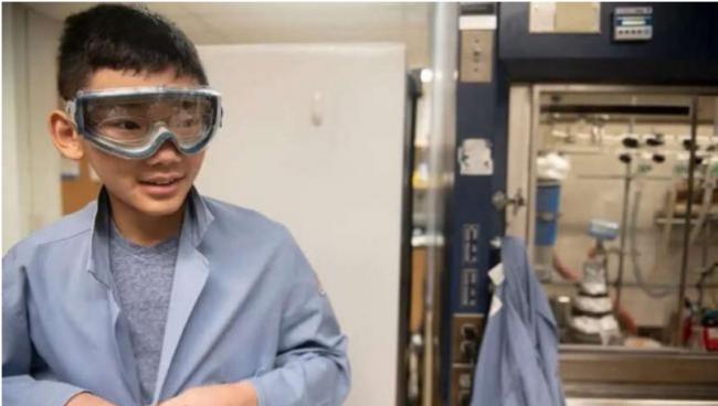 11岁华裔神童曾轰动全美 如今在苹果当程序员 11岁华裔神童曾轰动全美 如今在苹果当程序员