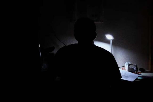 倒在留学生枪口下的美华人教授:拮据 饱受歧视 倒在留学生枪口下的美华人教授:拮据 饱受歧视