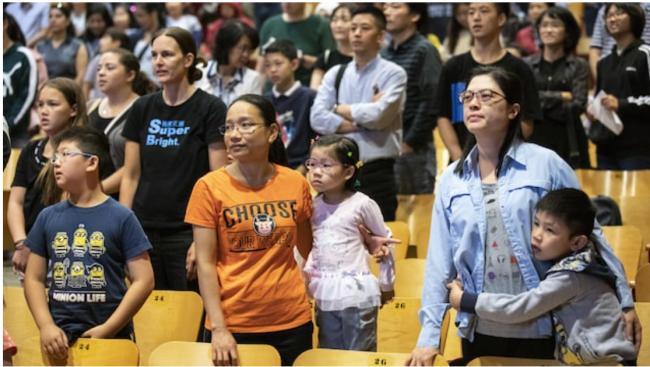 过半加拿大人希望政府减少接收新移民和留学生 过半加拿大人希望政府减少接收新移民和留学生