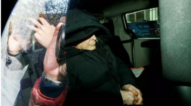 82岁时尚大亨四项性侵罪成,穿大鹅出庭 82岁时尚大亨四项性侵罪成,穿大鹅出庭