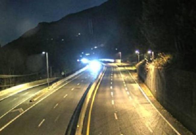 海天公路凌晨车祸3死包括小童 冬季驾驶格外留神 海天公路凌晨车祸3死包括小童 冬季驾驶格外留神