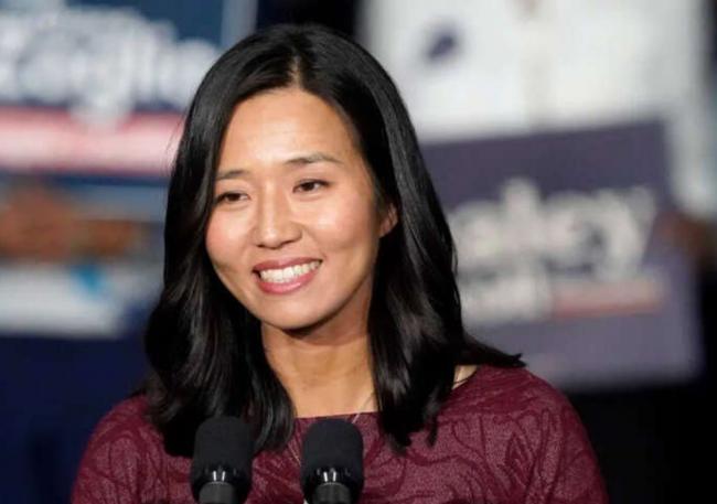 这位华裔女市长成&ldquo;白人公敌&rdquo;?圣诞节也被搞