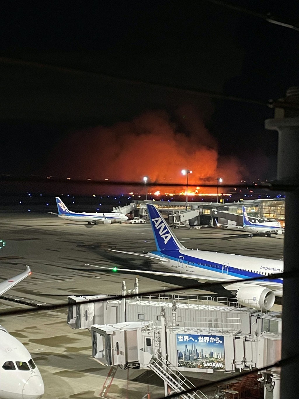 日本航空JAL516客机在东京羽田机场与海上保安厅飞机擦撞起火,造成5死1重伤事件。 路透社 日本航空JAL516客机在东京羽田机场与海上保安厅飞机擦撞起火,造成5死1重伤事件。 路透社