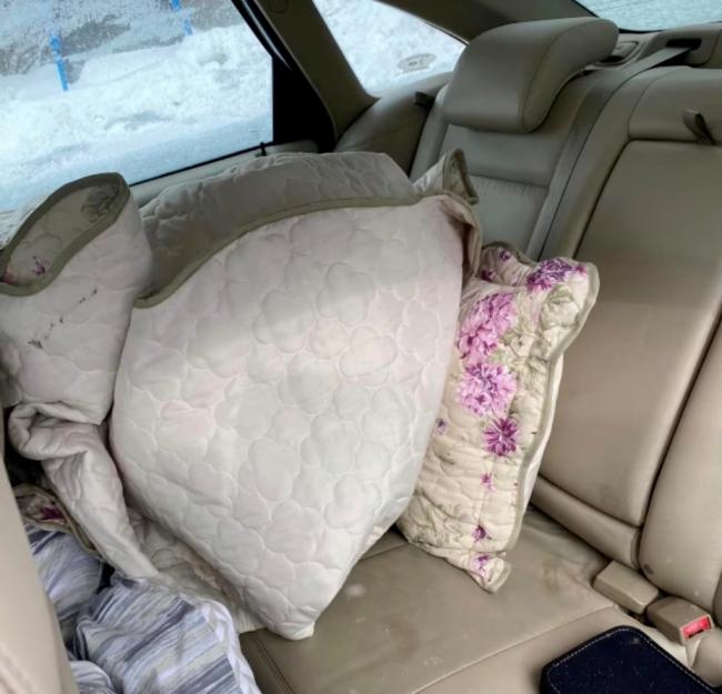 加拿大夫妇丢车2天 靠网友和橙色车毂成功找回 加拿大夫妇丢车2天 靠网友和橙色车毂成功找回