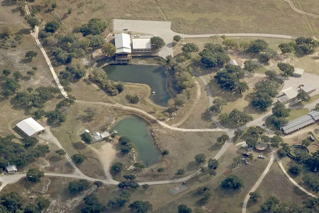&middot;赵安吉发生车祸的牧场俯视图。《华尔街日报》配图