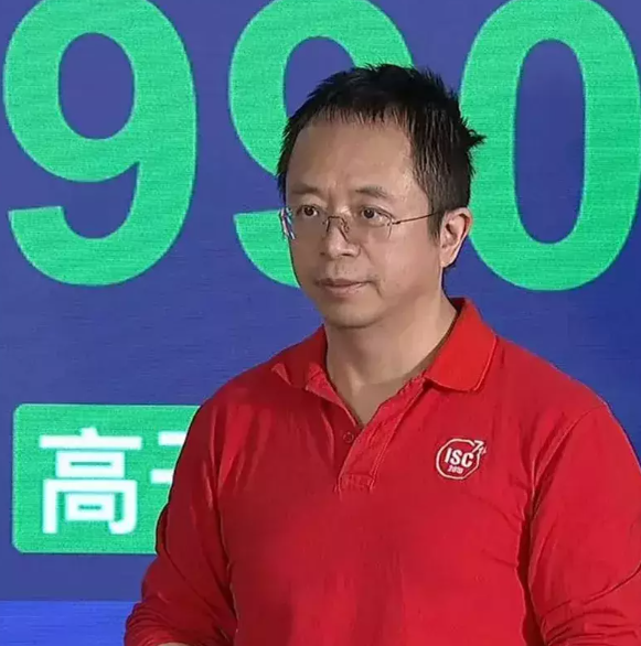 假离婚?周鸿祎高价拍二手迈巴赫 车主竟是前妻 假离婚?周鸿祎高价拍二手迈巴赫 车主竟是前妻