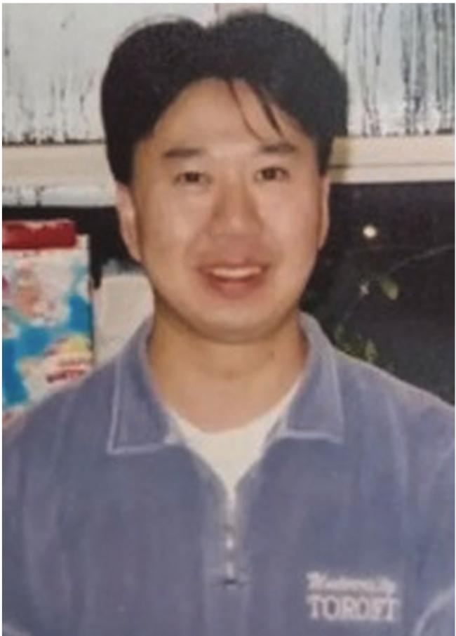 华裔流浪汉被刺死案 8名少女将接受审判 华裔流浪汉被刺死案 8名少女将接受审判
