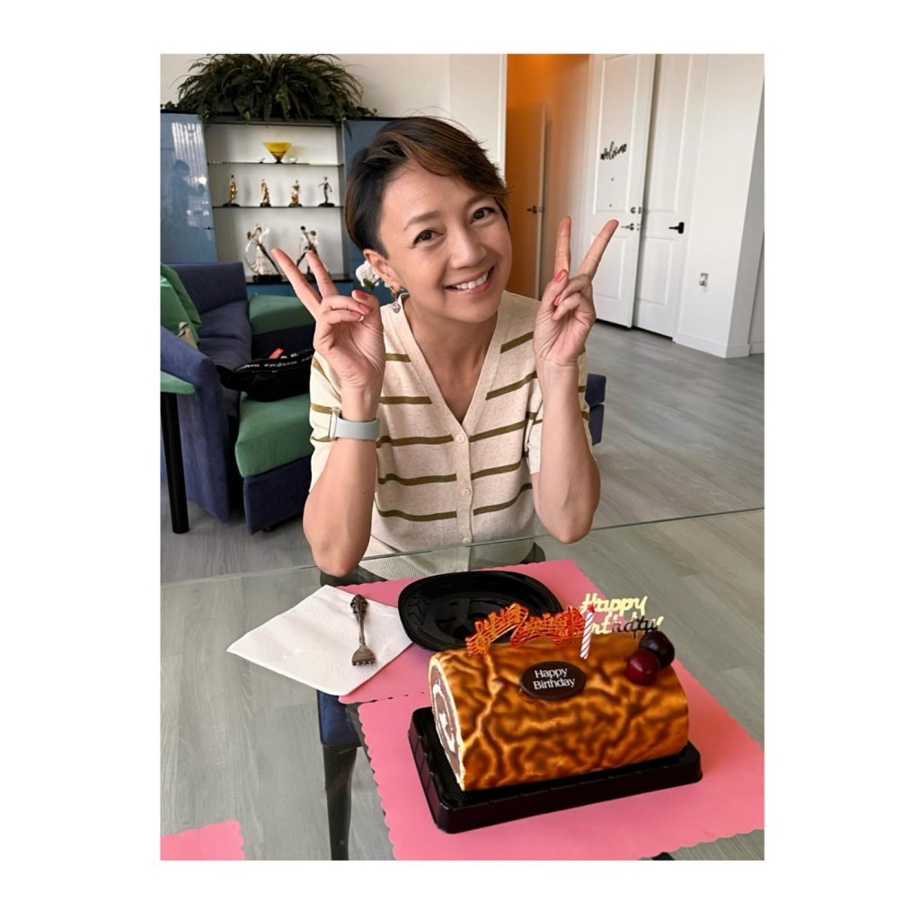 额头有多条火车轨的杨婉仪表示自己不介意老,因为她的心境永远青春。 额头有多条火车轨的杨婉仪表示自己不介意老,因为她的心境永远青春。