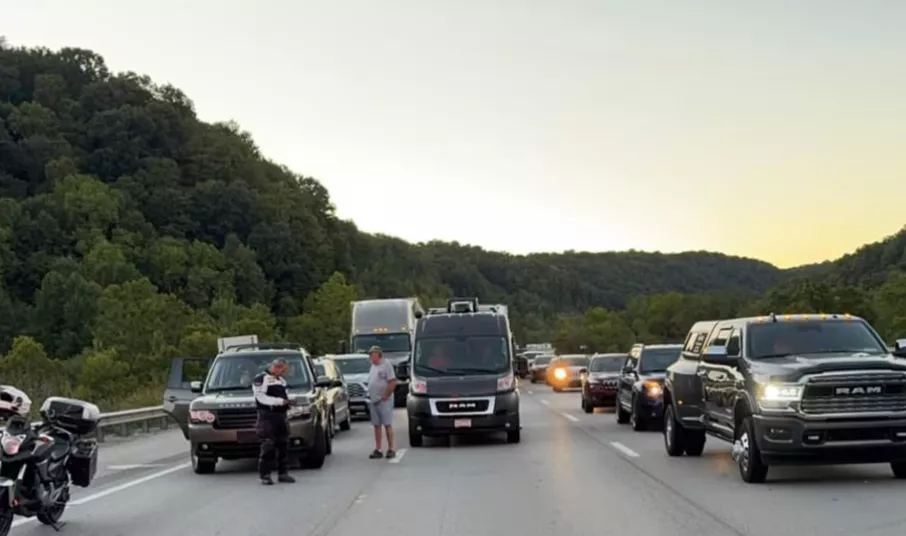 美国高速公路附近出现“现场枪手”,多人遭枪击