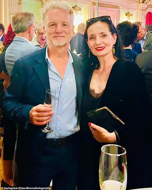 罗威与妻子阿姆拉现已天人永隔。网图