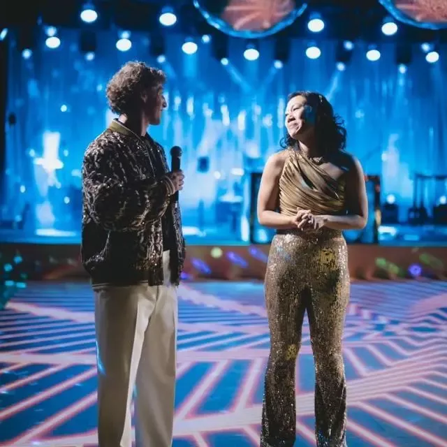 扎克伯格39岁华裔妻罕见舞动,身姿丰腴很惹眼