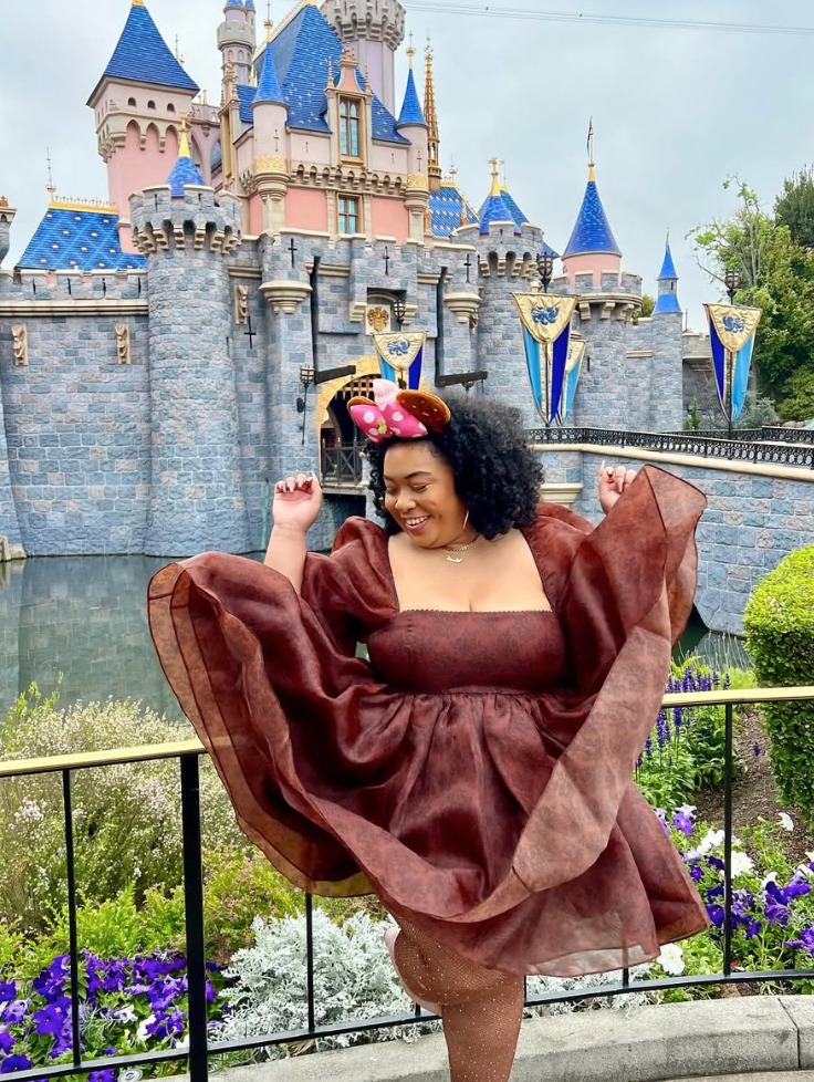 布朗对迪士尼主题公园情有独锺。网图