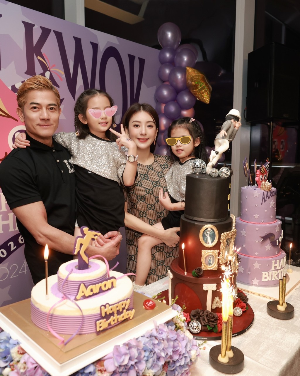 大女同妈咪十足饼印。 大女同妈咪十足饼印。