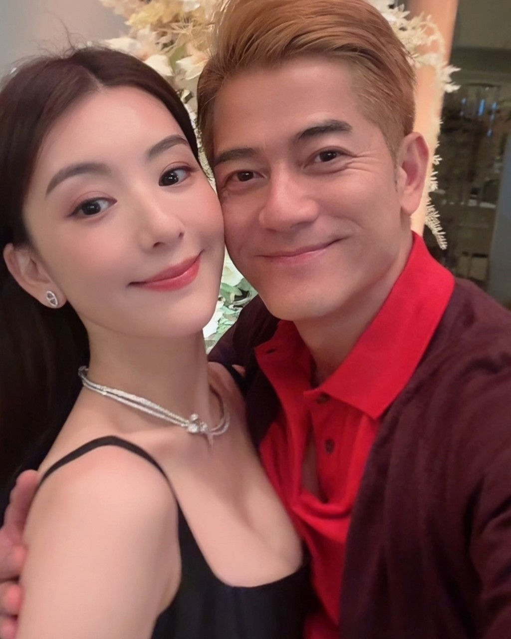 方媛一点都不似是两女之母。 方媛一点都不似是两女之母。