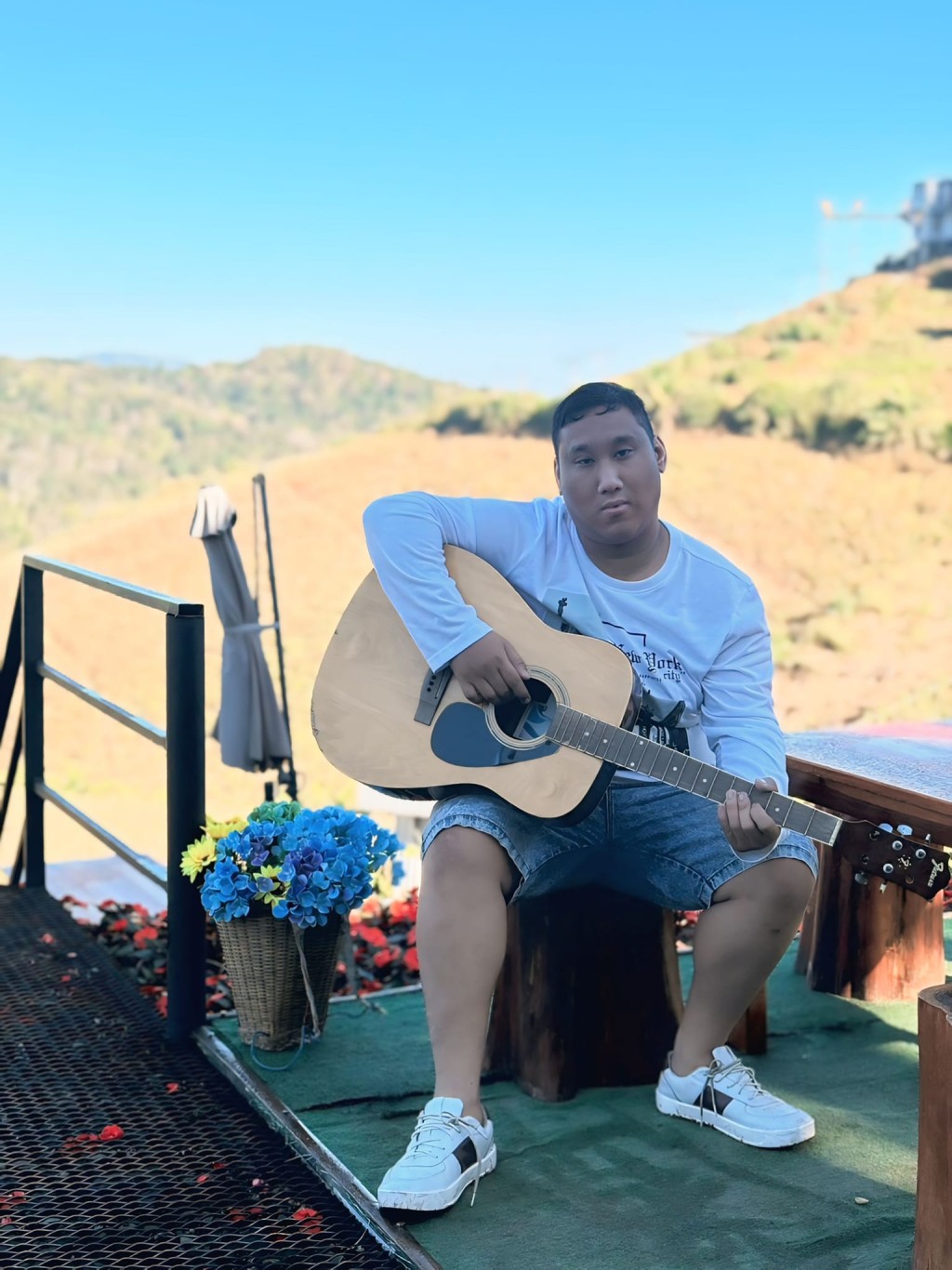 塔纳卡恩生活照。Facebook 「แบงค์ เลสเตอร์」 图片 塔纳卡恩生活照。Facebook 「แบงค์ เลสเตอร์」 图片