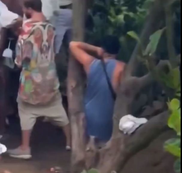 影片清楚拍下涉案人士的衣着也有助辨认。 X 影片清楚拍下涉案人士的衣着也有助辨认。 X