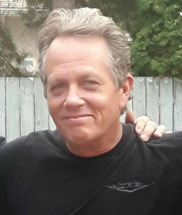 加拿大61岁男子寻亲数十年 想对生母说一句谢谢