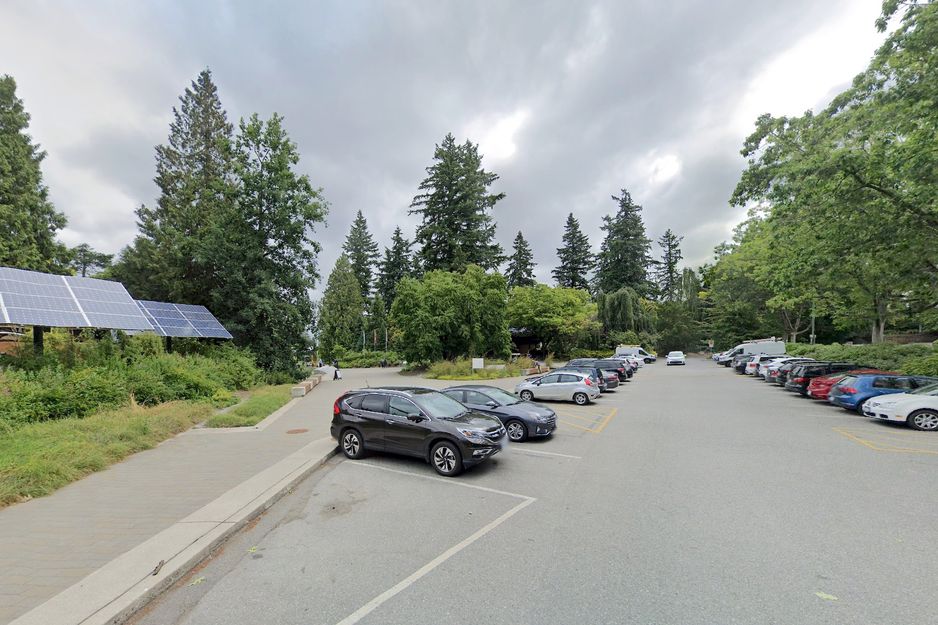 范杜森植物园停车场