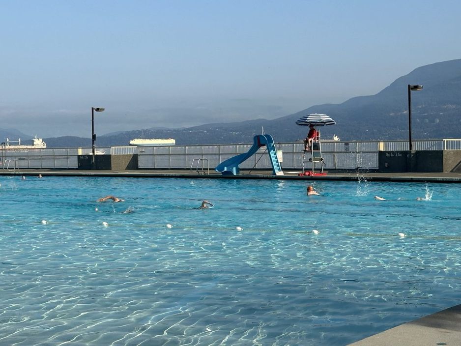 —档案:2024年8月,Kitsilano泳池开放并正常运营。(CityNews图片 / Mike Lloyd)