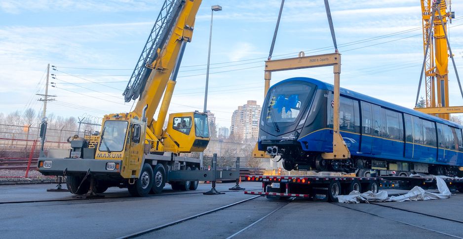 skytrain mark v列车到达本拿比 2023年12月