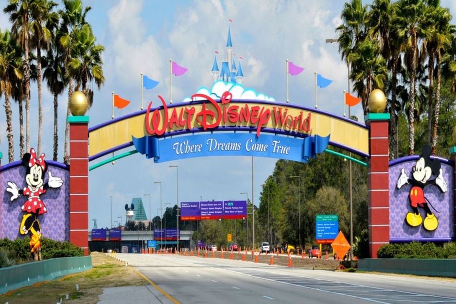 加拿大人现在去迪士尼乐园和迪士尼世界需要支付更高的费用